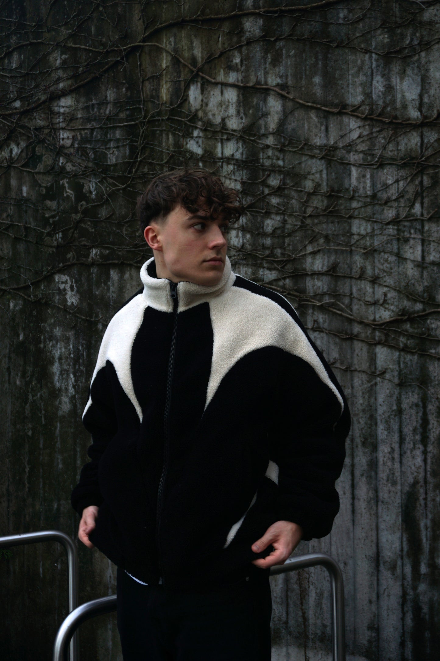 Velcet Fleece Black